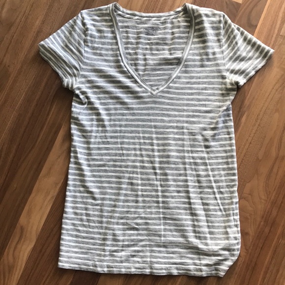 J. Crew Vintage Cotton V-neck Tee - Picture 2 of 4